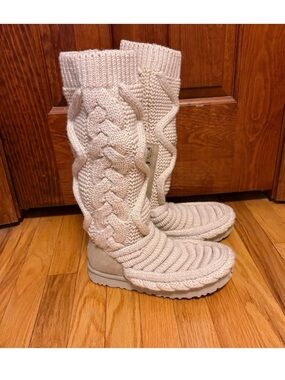 UGG Classic Tall Chunky Knit Boots Sweater Knit Boot Cream NWOB Size 7